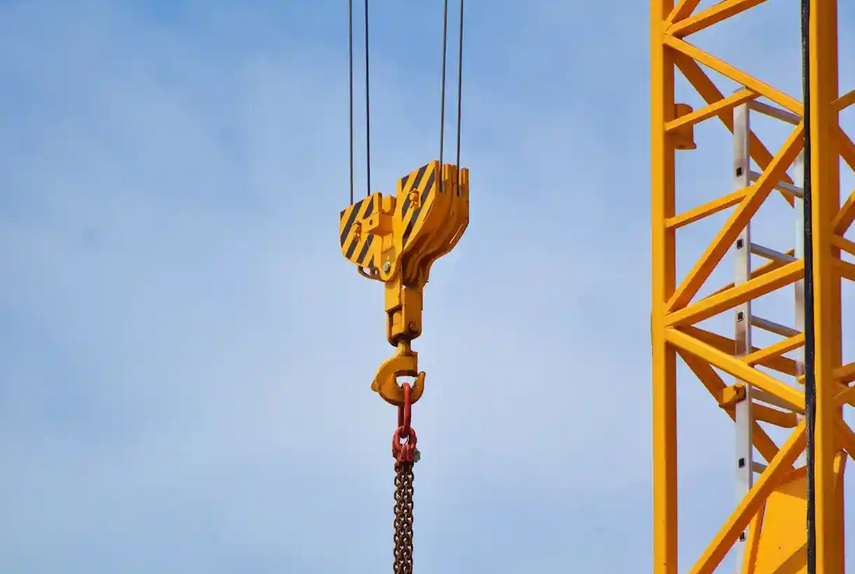 Tips Memilih Lifting Equipment Terbaik untuk Kebutuhan Industri Konstruksi Bersama Mega Jaya